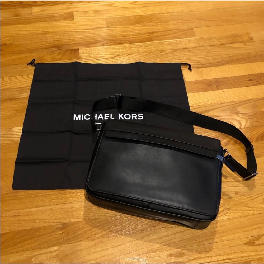 New Michael Kors Leather Messenger Bag
